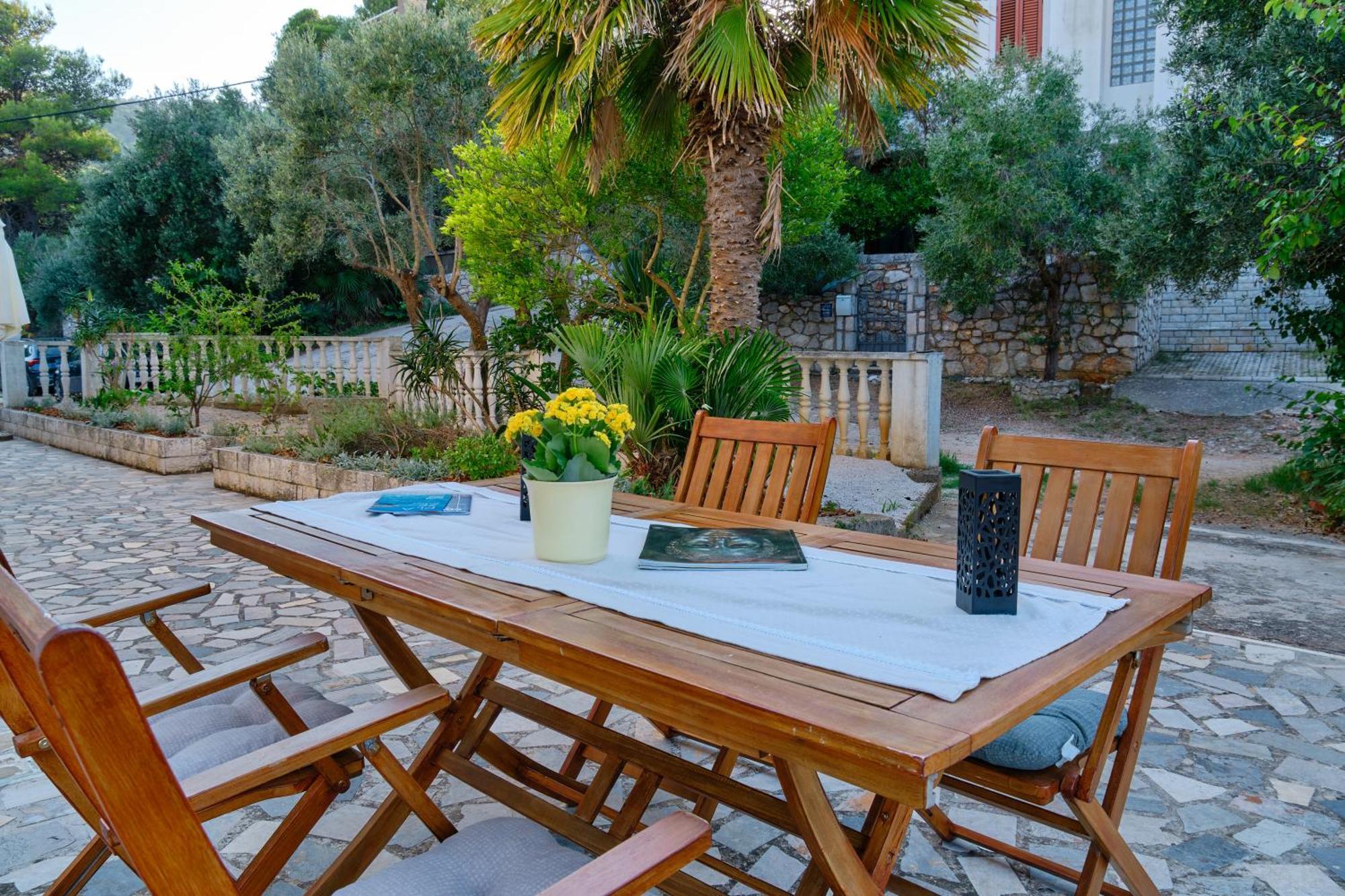 Apartment Pepermint - Iqm Destination Quality Veli Lošinj Exterior foto