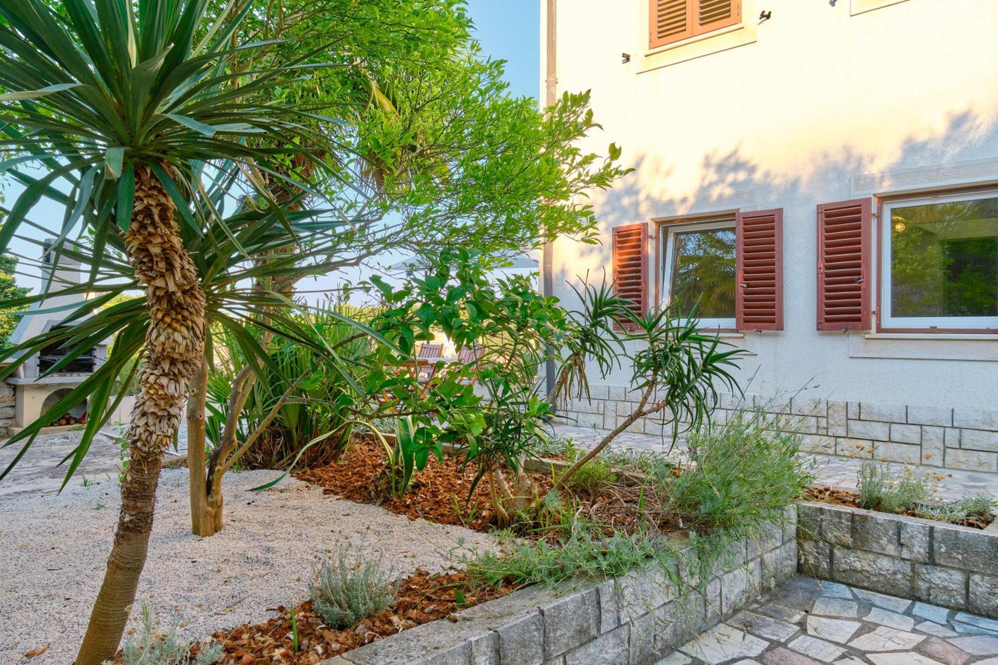 Apartment Pepermint - Iqm Destination Quality Veli Lošinj Exterior foto